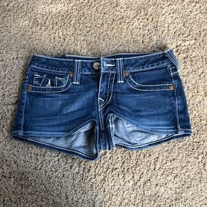 Short jean shorts